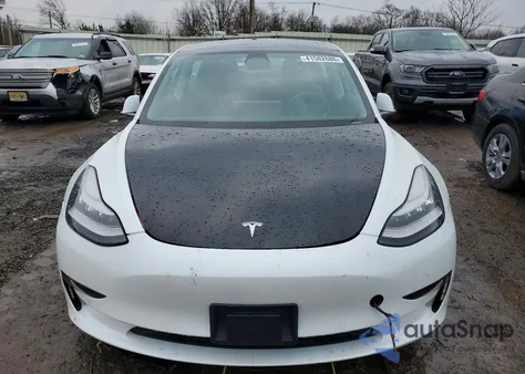 2020 Tesla Model 3 z USA, uszkodzony, nr VIN 5YJ3E1EC4LF641388